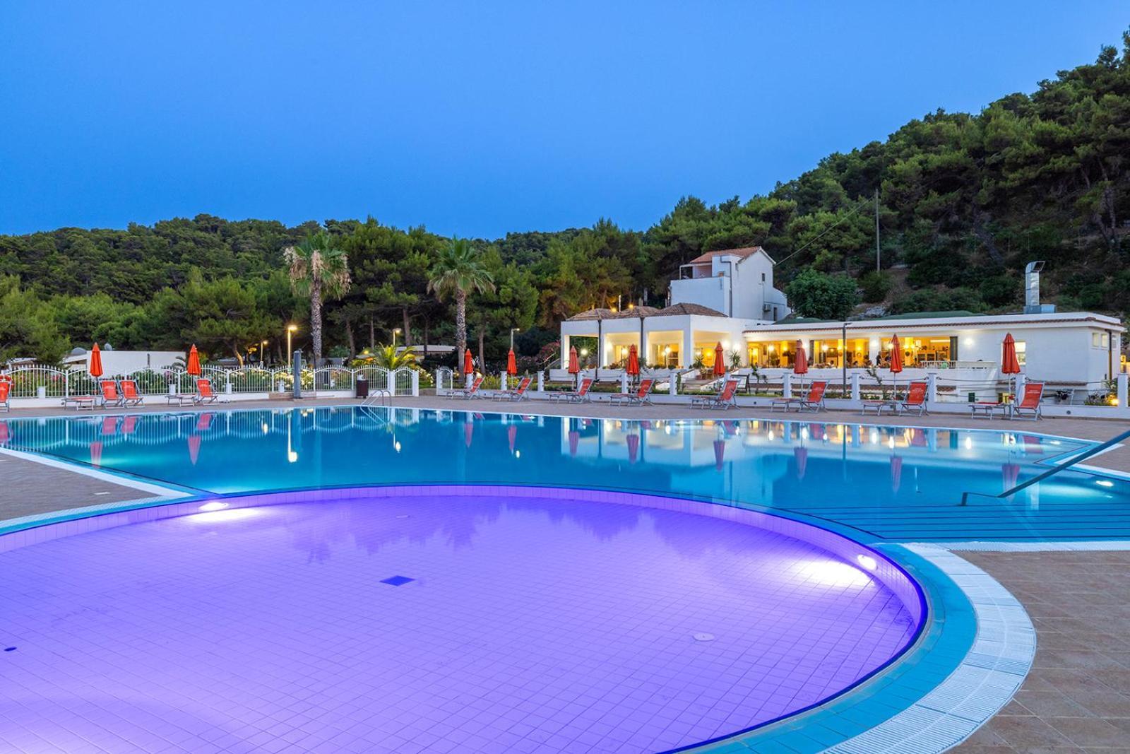 Crovatico Club Vacanze Вьесте Экстерьер фото