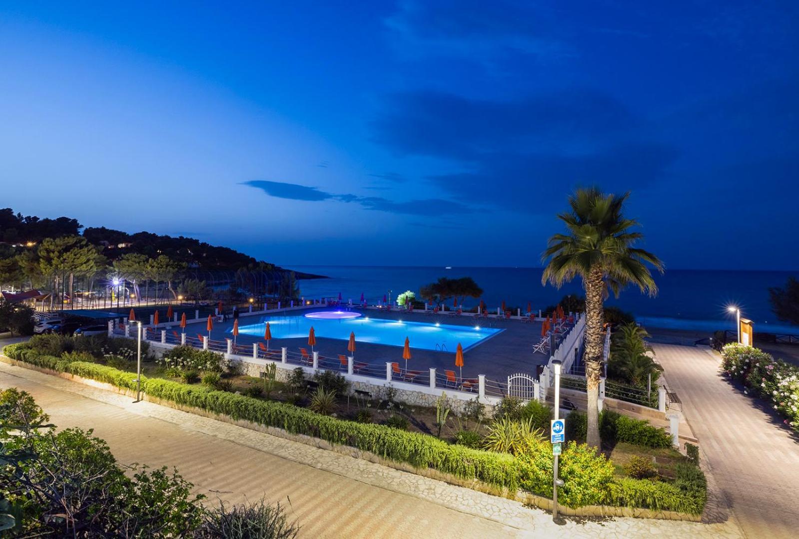 Crovatico Club Vacanze Вьесте Экстерьер фото